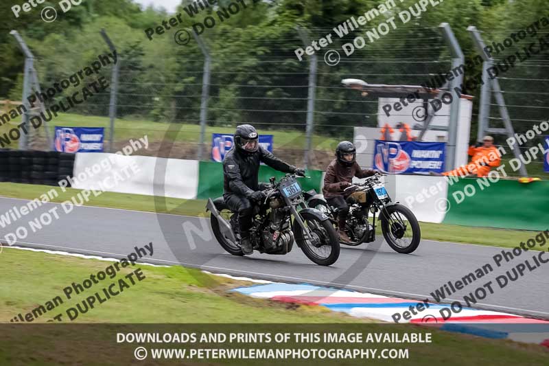 Vintage motorcycle club;eventdigitalimages;mallory park;mallory park trackday photographs;no limits trackdays;peter wileman photography;trackday digital images;trackday photos;vmcc festival 1000 bikes photographs